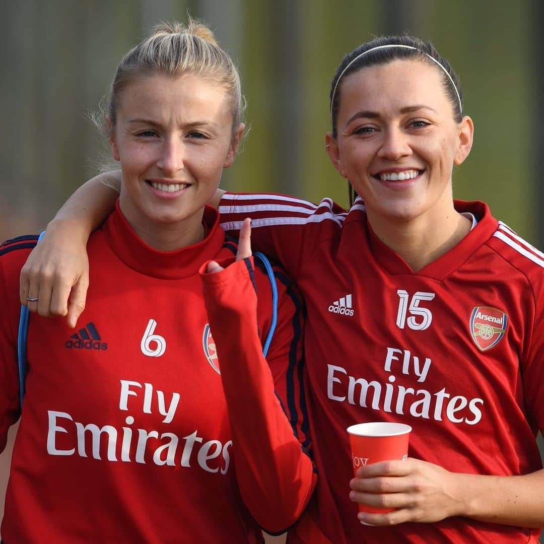 Arsenal Ladiesさんのインスタグラム写真 - (Arsenal LadiesInstagram)「Good morning from London Colney 😁 @leahwilliamsonn x @katie_mccabe11 ♥️」12月6日 19時02分 - arsenalwfc