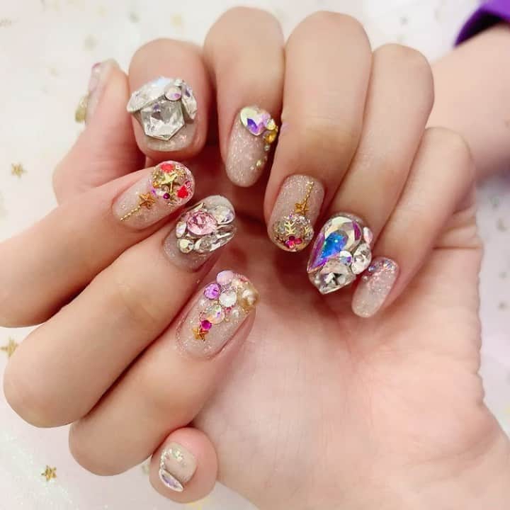 リジ のインスタグラム：「화려한건 언제나 좋아💜 역시 #와레아네일 3시간동안 고생하셨어요✨」