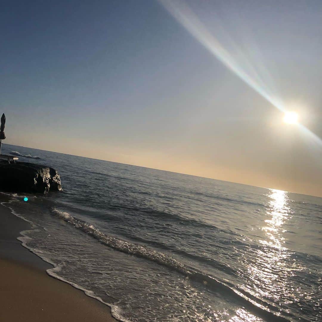 のインスタグラム：「. 2019 season is over! 今日で2019年シーズン終了！ . あっという間に終わった…と思うけど 振り返れば色々なことがあったな〜🥺🥺🥺 その中でも怪我をして テニスが出来なかった時期は本当に辛くて そこで色々なことを感じ、学びました。 そんな時でも応援してくださった方々には 本当に感謝の気持ちでいっぱいです。 今は言葉でしか伝えられていないですが……… いつか絶対に、結果でこの感謝を返します。 本当に、いつも応援ありがとうございます！！ これからもよろしくお願いします🙏✨ . そして〜明日からは少し遅めのオフです🤩ふふふ また来年１年間頑張るために充電しますっ . 皆さん良い週末を！ . #2019 #2020 #tennis」