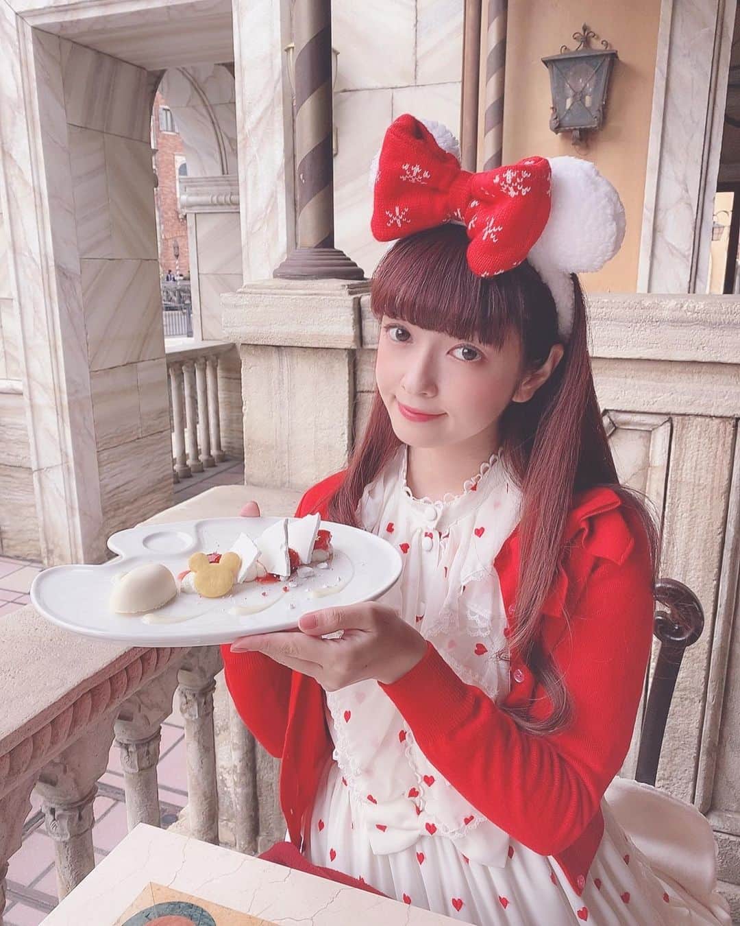 青木美沙子さんのインスタグラム写真 - (青木美沙子Instagram)「赤❌白コーデ」12月6日 19時46分 - misakoaoki