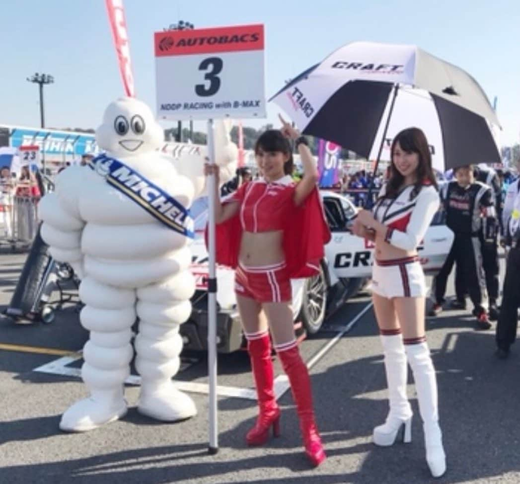 辻井美香さんのインスタグラム写真 - (辻井美香Instagram)「The memories of 2018 season❤️ #supergt #sgt #supergt2018 #memories #motorsport #circuit #motul #NISSAN #NISMO #racequeen #gridgirls #gtr #motorsportphotography」12月6日 19時54分 - tsujii_yoshika