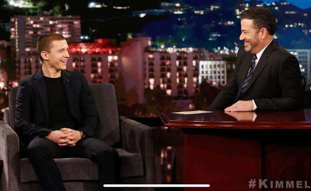 トム・ホランドさんのインスタグラム写真 - (トム・ホランドInstagram)「It’s always good to be back. Thanks again @jimmykimmellive for having me. #spiesindisguise #christmasmovie」12月6日 20時13分 - tomholland2013