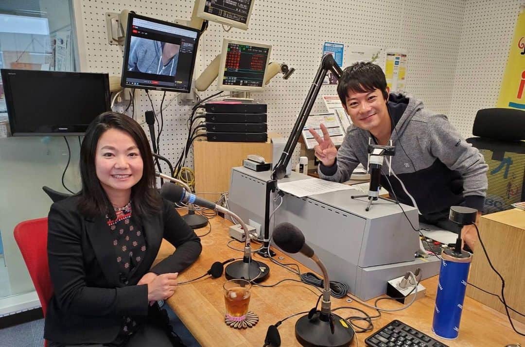 上原彩子さんのインスタグラム写真 - (上原彩子Instagram)「今年も @kunihirokanna_okinawa の番組スポーツフォーカルにお邪魔しましたー 1年に1度しか漢那さんには会いませんがいつも仕事を楽しんでいる感じがラジオでも伝わってくるのでラジオを聞いてる皆もハッピーにさせてくれる👍 @kunihirokanna_okinawa  にふぇーでびる🥳」12月6日 20時33分 - ayako_uehara.golf
