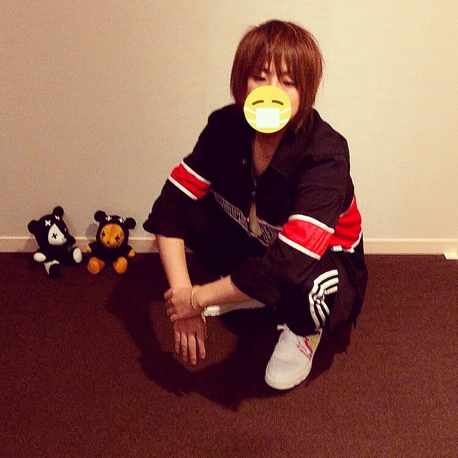 レトルトさんのインスタグラム写真 レトルトinstagram 5ヶ月ぶりです 恒例のインスタ放置です 前回は半年放置していたので成長したと言えるでしょう 久々に写真を撮ったのに前回とほぼ同じ構図です 何かやさぐれています でもレトクマちゃんが可愛いので中和