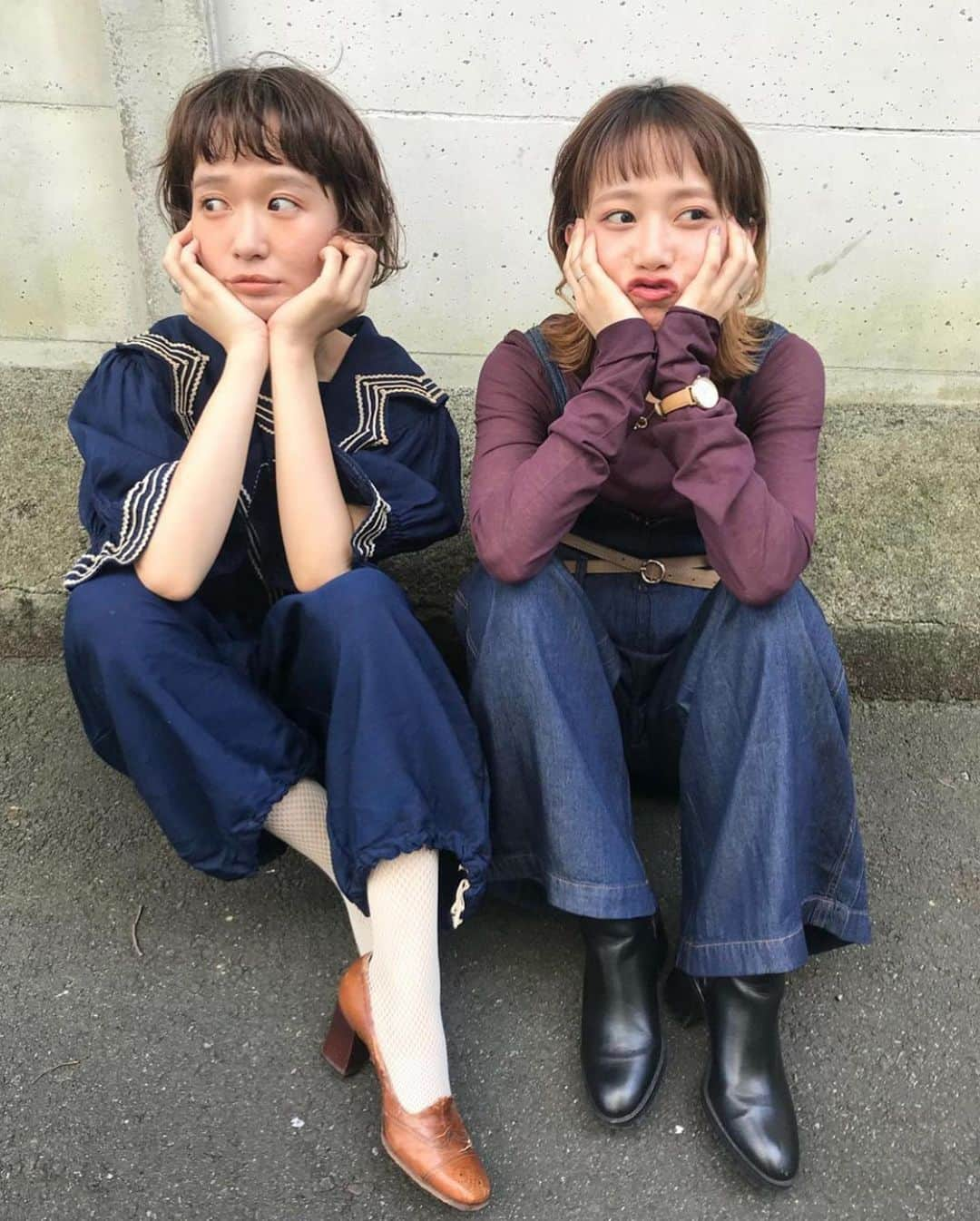 柴田紗希さんのインスタグラム写真 - (柴田紗希Instagram)「♡お知らせです♡ 12月15日になっちゃんとしばたでフリーマーケットをすることになりました！！！ 購入者さんには2人のサイン入りポストカードをプレゼントさせて頂きます💐☺️ . 開催日時：12月15日（日） 開催場所：東京都渋谷区神宮前5-12-7 （明治神宮前駅徒歩5分） 開催時間：13:00〜15:00 入場料：¥300（税込み） 【フリマについて】 ■開催時間は13時〜15時を予定しております。商品がなくなり次第イベント終了とさせていただきます。 ■会場へは入場料¥300（税込み）を頂戴しております。 ■お支払いは現金のみとなりますのでご了承下さい。なるべくお釣りのないようご協力をお願い致します。 ■商品お持ち帰り用の袋はご持参ください。 【注意事項】 ・イベント時間は予告なく変更させる場合がございます。 ・当日多くのお客様のご来場が予想されるため、長時間の滞在はご遠慮ください。 ・会場付近での場所取り、座り込みなどの行為は周辺住民の皆様や他のお客様の迷惑となりますので、ご遠慮ください。 ・混雑状況により入場規制をかけることがございます。 ・会場内への飲食のお持ち込みはご遠慮させて頂きます。 ・会場内での写真や動画の撮影は一切禁止とさせて頂きます。」12月6日 20時52分 - shibasaaki