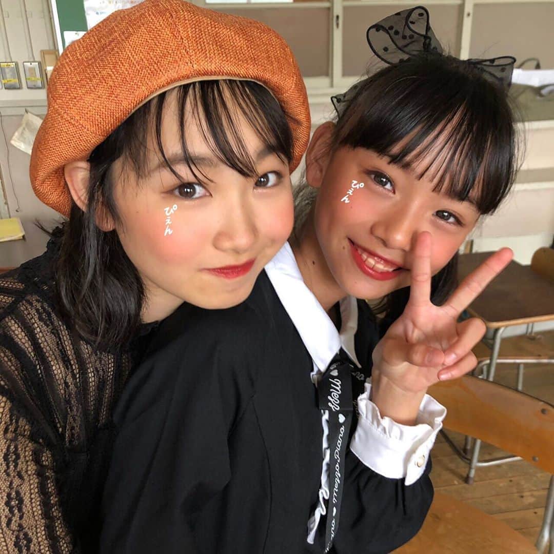 ニコ☆プチのインスタグラム：「ぴえん、なれいあや🥺💓 . . 2月号ではれいあやが動きます🤫 お楽しみに🙆‍♀️✨ #川合菖蒲  #松本麗世  #れいあや動きます #ぴえんとは一体」
