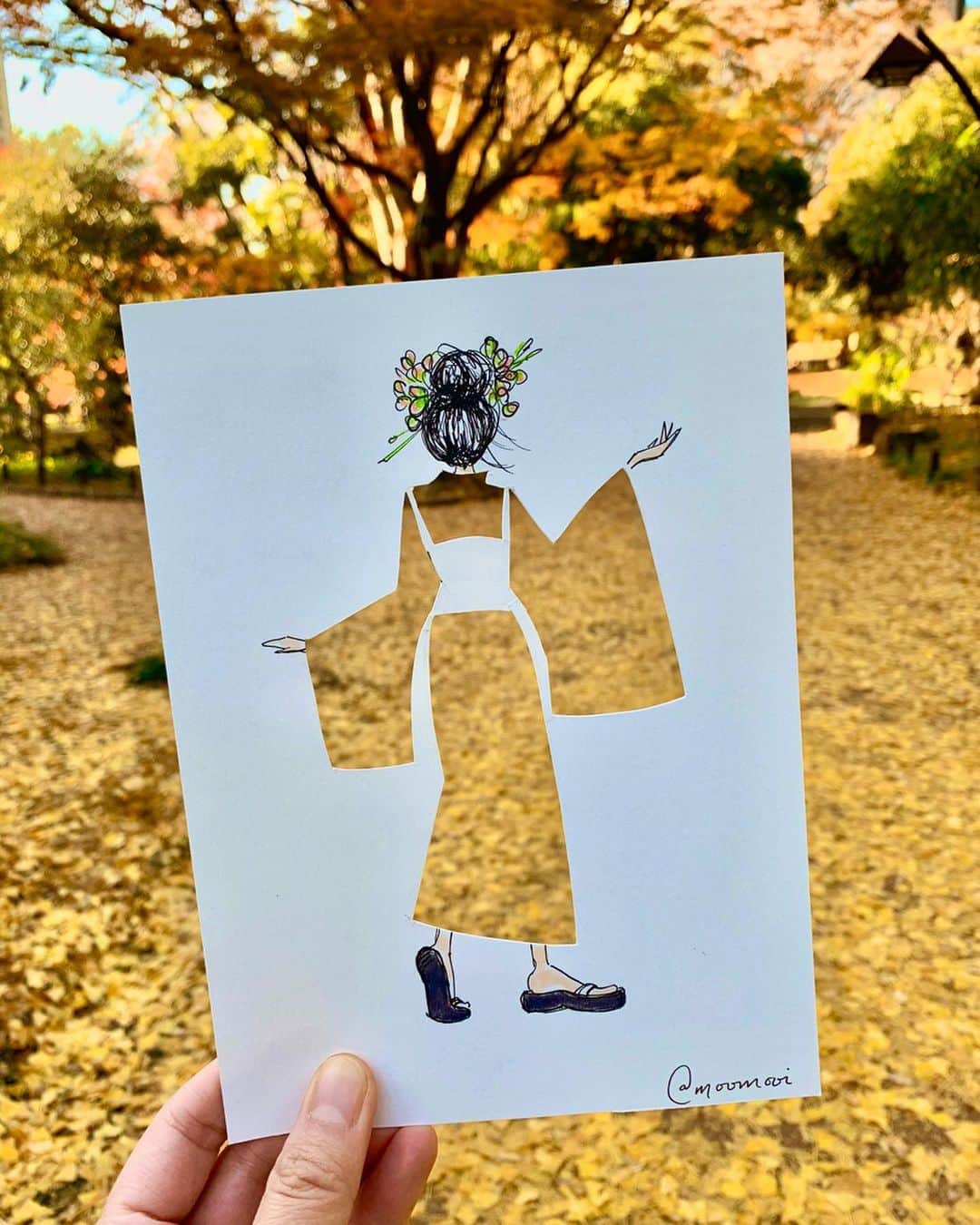 Andaz Tokyo アンダーズ 東京さんのインスタグラム写真 - (Andaz Tokyo アンダーズ 東京Instagram)「Exploring the last of the autumn foliage with #SomeAndazGirls 🍁👘 Swipe to see more fall fashion inspired by Hibiya Park's autumn hues 🍂 :: #SomeAndazGirls と一緒に晩秋の東京を散策🍁日比谷公園の紅葉をストーリーでも配信中です😉 :: 🎨@moomooi #SomeFlowerGirls」12月6日 20時53分 - andaztokyo