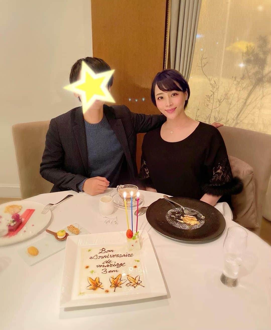 雛月乙葉さんのインスタグラム写真 - (雛月乙葉Instagram)「・ 先日、結婚3周年のディナーに行きました🍽⠀ ⠀  前菜から季節を感じるメニューになっていて一品一品が本当に美味しくて大満足でした🥰🎄⠀ ⠀  最後にお店からお祝いのプレートもいただき嬉しかったです🍁  久し振りのコース料理で食べ過ぎてお腹が苦しかったですが幸せな苦しさでした(笑)🐷 ⠀ ⠀ #結婚記念日#はいい肉の日#いつもありがとう#ディナー#メゾンドタカ芦屋」12月6日 21時06分 - h.ayano.m