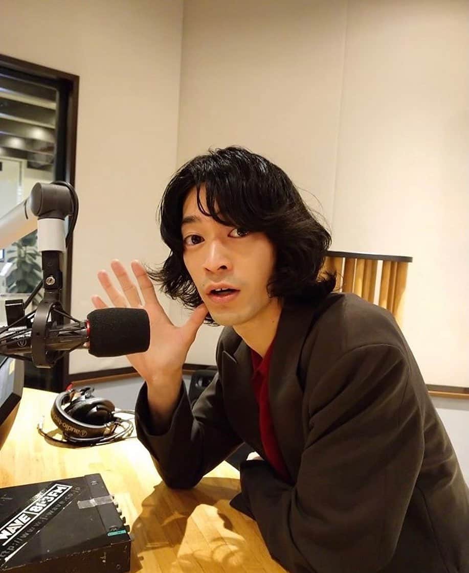 兒玉太智のインスタグラム：「＼こだまたいちラジオ出演情報📻／ 土曜朝6〜8時 O.A J-WAVE『POP OF THE WORLD』内ワンコーナー 『YANASE MEMORY TUNES』に出演いたします。 . ＜放送日時＞ 12/7(土) 7時30分〜40分 O.A . . 僕こだまの思い出の洋楽をエピソードと共にお届けします！ 是非聴いてみてほしいです☺︎ . . #jwave #ハリー杉山 #popoftheworld  #yanase #memorytunes  #こだまたいち #たいちのズッコケだよ人生は #配信中」