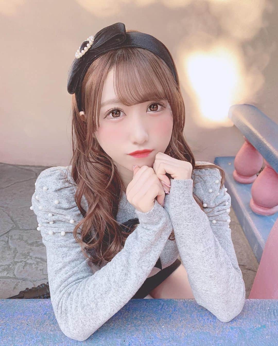 田口未彩のインスタグラム：「🎀 . . . . 毎日美味しいものいっぱい食べたい🥺🥺🥺 . . #ディズニー #ディズニーランド #新作カチューシャ #tdl #tds #ディズニーシー  #ディズニーカチューシャ  #クリスマスコーデ #ピンクコーデ #クリスマスデートコーデ #冬服 #クリスマスディズニー #ディズニークリスマス #クリスマスカチューシャ  #量産型女子 #量産型 #量産型コーデ #冬メイク #ピンク加工 #デートコーデ #クリスマスメイク」