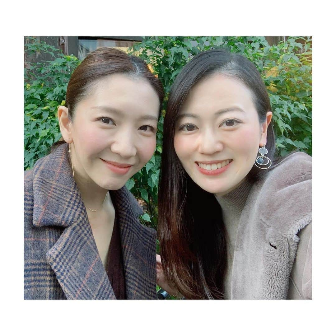 煌月爽矢さんのインスタグラム写真 - (煌月爽矢Instagram)「.﻿ .﻿ 先日、あさこさんとランチに行かせて頂きました…♡﻿ ﻿ ﻿ 下級生の頃あさこさんに話し掛けて頂いてすっごく嬉しかった瞬間の事、今も全て覚えてるんですよねぇ。。。﻿ ﻿ ﻿ 稽古場のリフレッシュコーナーにいらっしゃったあさこさんに、遠方に遊びに行った時にお土産で買った水羊羹を渡したくて…でも緊張して話し掛けられなくて、【羊羹を渡す】というだけの行為に2.30分掛かったりもしてたなぁー😂﻿ ﻿ ﻿ あさこさんは魔法の言葉を持ってる方。﻿ 皆が一気に虜になっちゃう方。﻿ ﻿ ﻿ 私は今後の人生も、自分の中での変化や決意をあさこさんに聞いて頂けたらすっごく嬉しい…。﻿ 昔と変わらずドキドキしながら…ご報告させて頂けたら嬉しいなって、いくつになっても思うんだろうと思います。﻿ ﻿ ﻿ 素敵なお時間に心から感謝♡﻿ ﻿ ﻿ ﻿ #瀬奈じゅん　さん﻿ #ランチ﻿ #幸せ﻿ #宝物の時間」12月6日 21時36分 - nakahara.yuuki