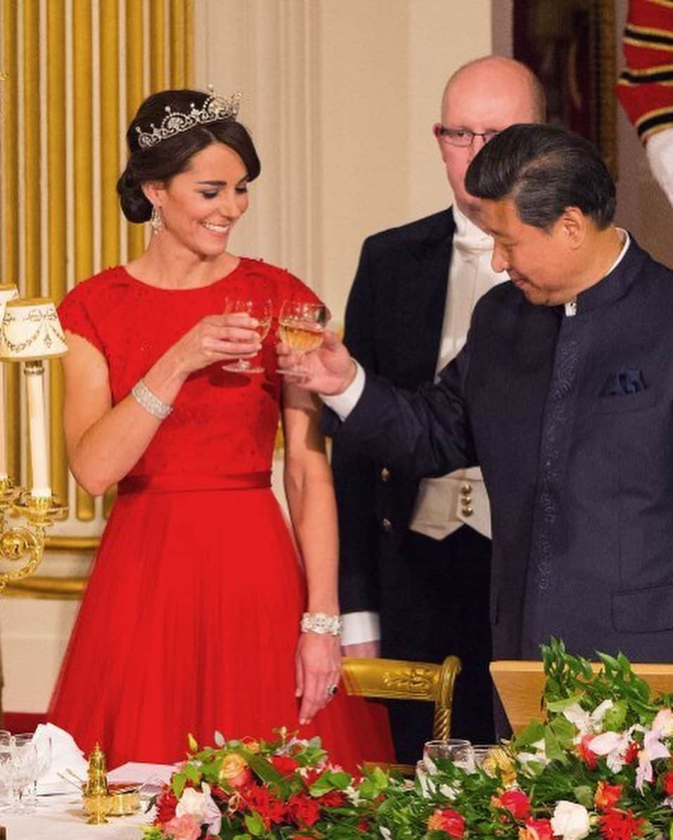 People Magazineさんのインスタグラム写真 - (People MagazineInstagram)「Kate Middleton is about to have a rare tiara moment at one of the glitziest events in the royal calendar, the annual Diplomatic Corps reception. But which one will she wear? 👑 Swipe to see some of her gorgeous tiara moments, and tap the bio link for more. ✨ | 📷: JOHN STILLWELL - WPA POOL/GETTY, INDIGO/GETTY, VICTORIA JONES - WPA POOL/GETTY, DOMINIC LIPINSKI/WPA POOL/GETTY IMAGES」12月7日 7時22分 - people