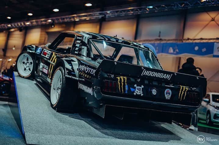 ケン・ブロックさんのインスタグラム写真 - (ケン・ブロックInstagram)「I’m starting to see some photos filtering in from the Essen Motor Show - check out what’s at the @ToyoTires display! Yep, that’s my Ford Mustang RTR Hoonicorn V2 - and I’ll be there on Saturday and Sunday at @toyotires, @sonax_germany, and @st_suspensions signing posters and meeting local fans. Come through!! In the meantime, check out these shots of the Hoonicorn from @ronv.nl_automotive. #EssenMotorshow #HoonicornV2 #FordMustang #ToyoTires」12月7日 7時47分 - kblock43