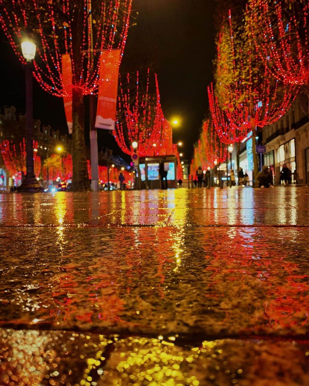 豊大槻さんのインスタグラム写真 - (豊大槻Instagram)「#paris  #champelysees  #パリ  #シャンゼリゼ通り #夜景」12月7日 7時45分 - yutakachi