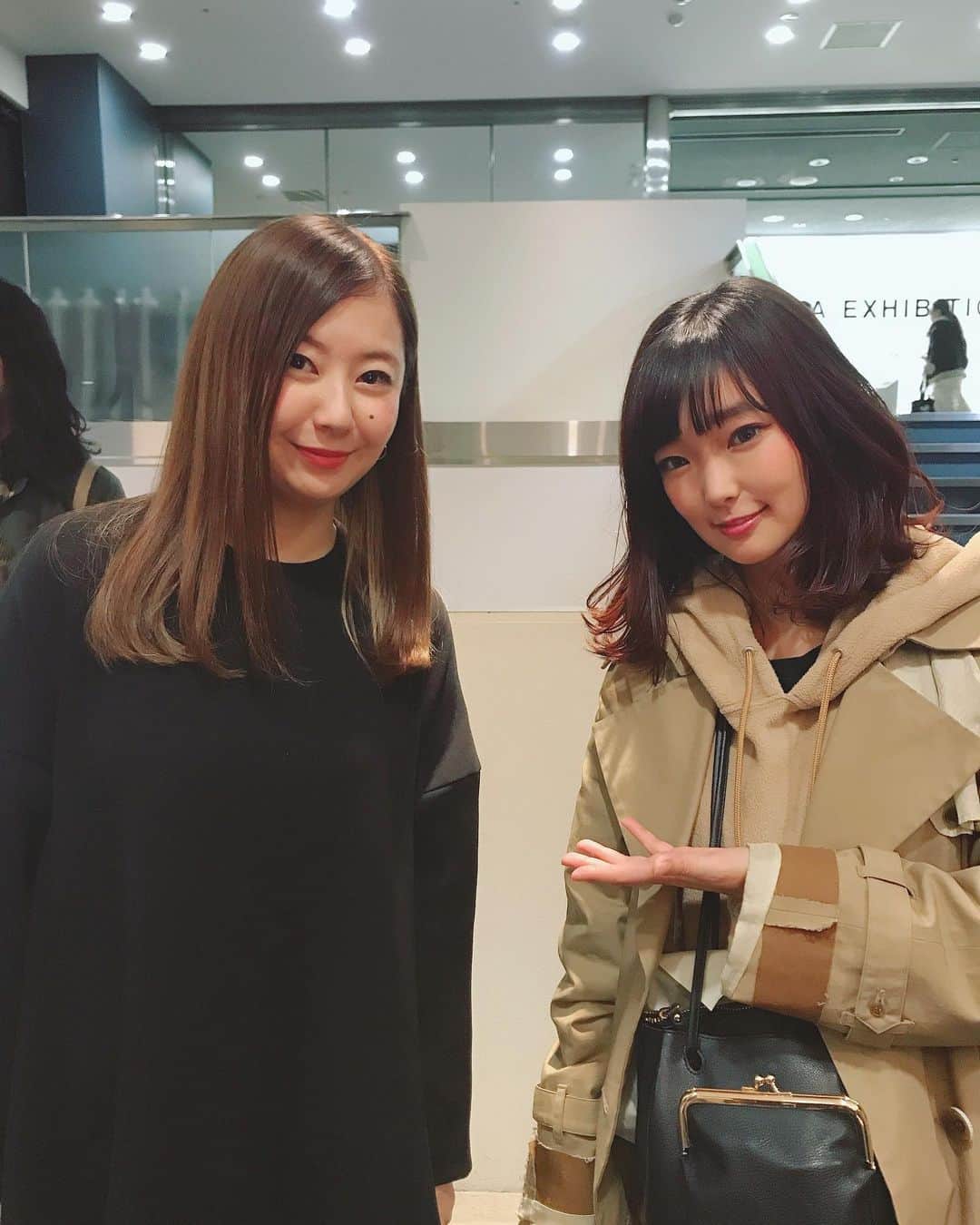 Yun chiのインスタグラム：「Yun*chiのジャケットをほぼ全部手掛けてくださっている、吉田ユニさんのラフォーレミュージアムで行われている展示「Dinalog」行って来たよ♩ . ユニさんの世界はリアルで出来てるから余計に引き込まれるし不思議に感じます。 . #yuniyoshidaexhibition#yuniyoshida」