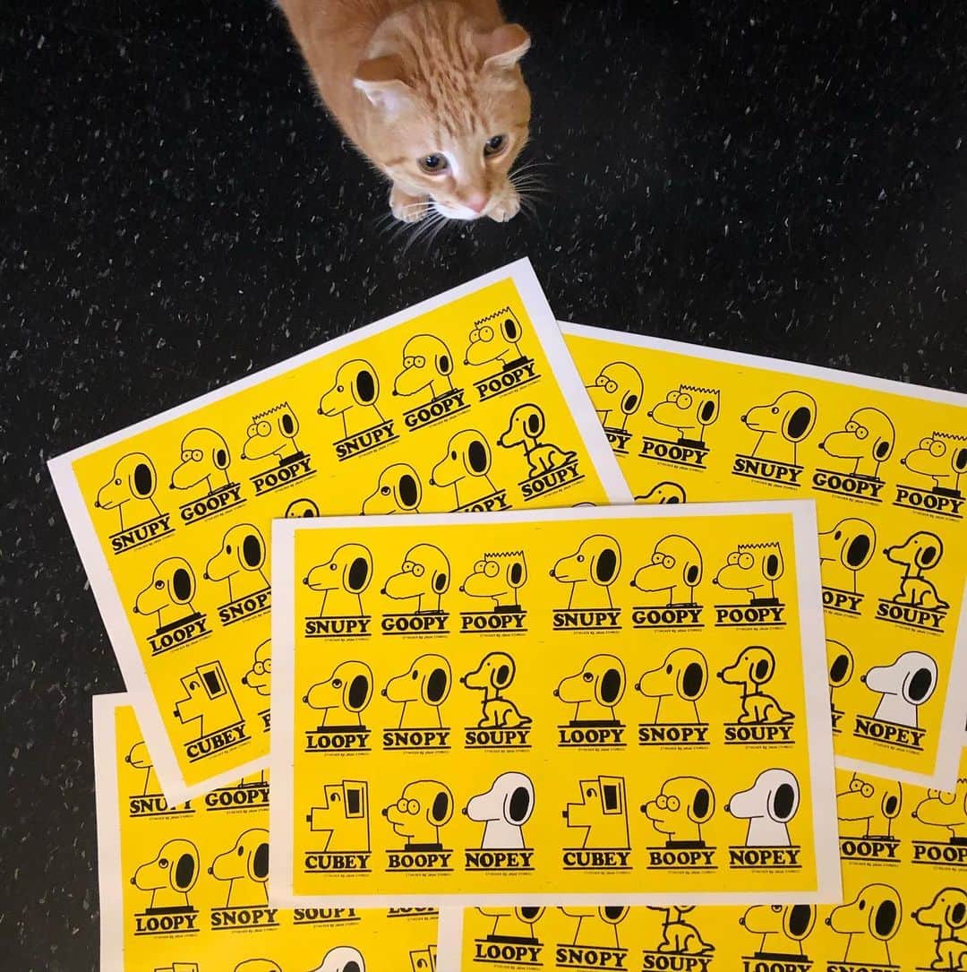 Jason G. Sturgillさんのインスタグラム写真 - (Jason G. SturgillInstagram)「SO EXCITED to see my @stinckers set in person. I’m signing these babies and they’ll be up on their shop soon as uncut sheets. You can find individual at select Stinckers machines. #cheetochan approved! #bootlegsnoopy」12月7日 8時20分 - jgspdx