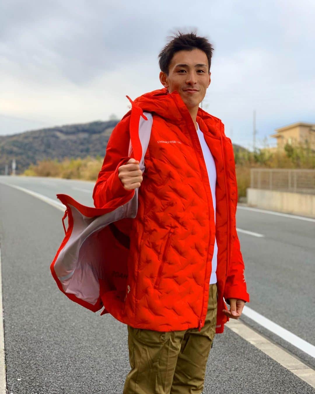 のインスタグラム：「NIKE & UNDER-COVER  gyaksou collection #juntakahashi  暖かい。 軽い。 動きやすい。 #airmax720  #nike #undercover  #gyaksou #chaos #balance」