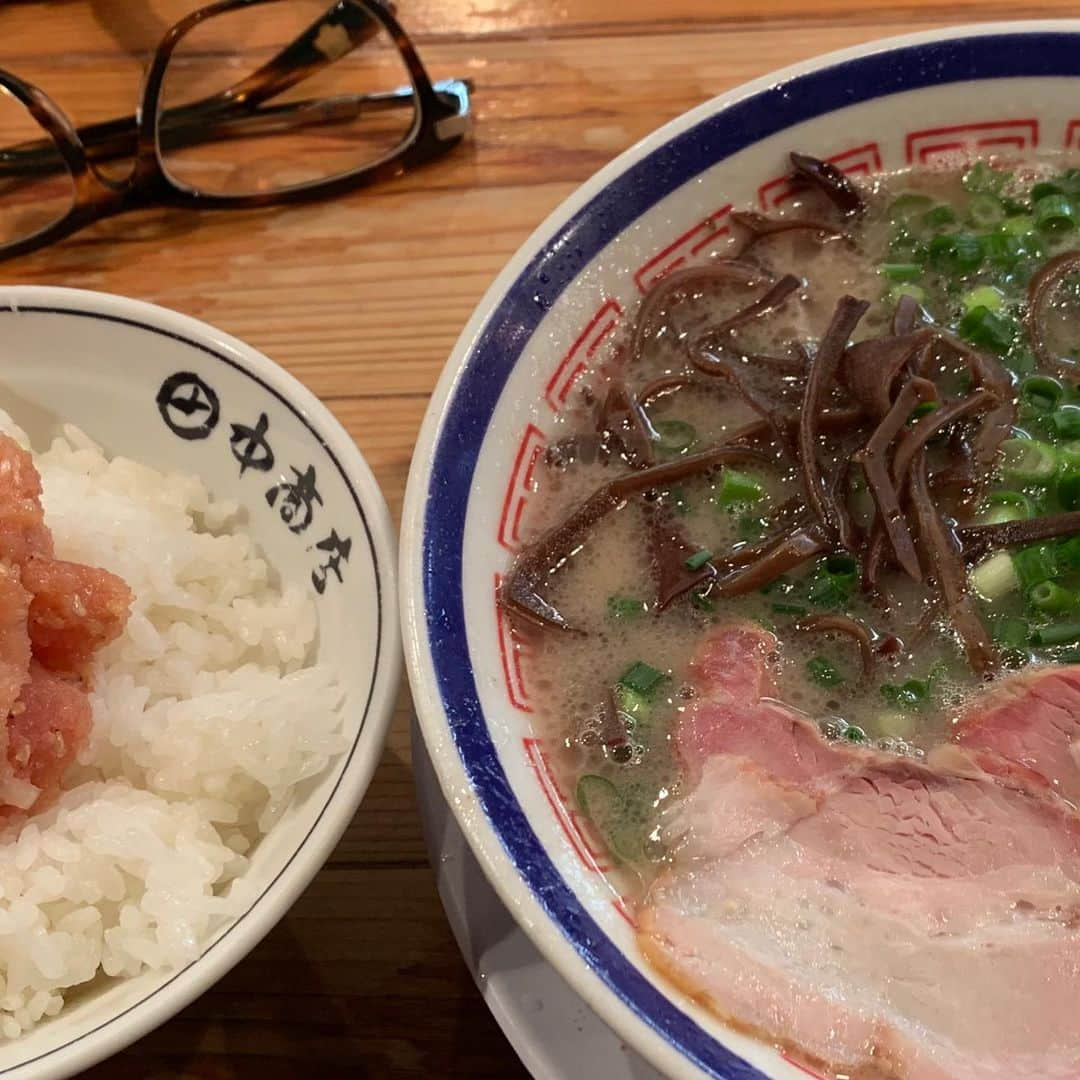 まちゃあきのインスタグラム：「この前までの壁紙。  おれヤバくない？  #趣味ラーメン #体心配されがち #これ食べると元気でる #韓国風明太ごはん」