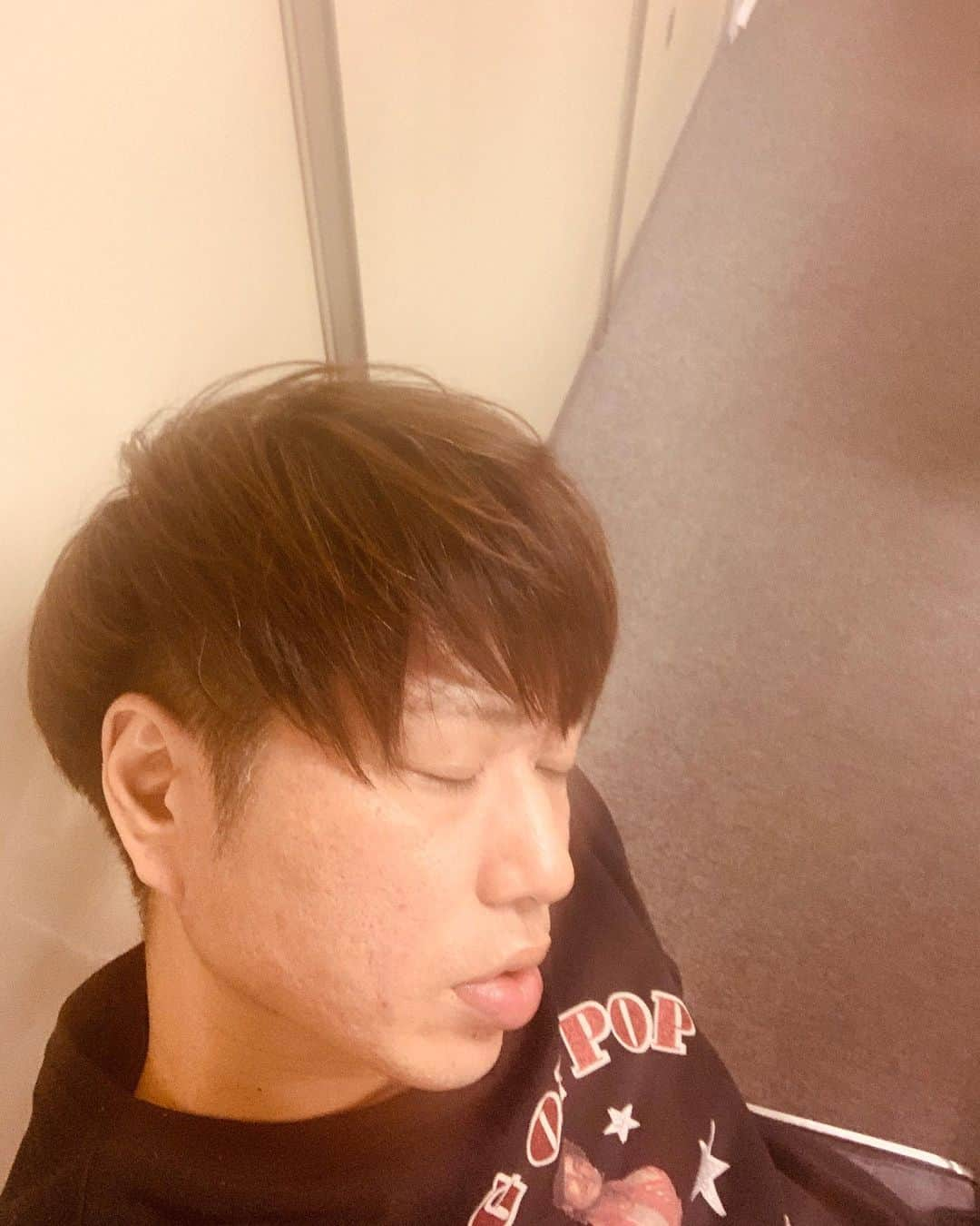 川谷修士さんのインスタグラム写真 - (川谷修士Instagram)「😖 もう疲れくちびる」12月6日 23時33分 - 2chokenju_shuji