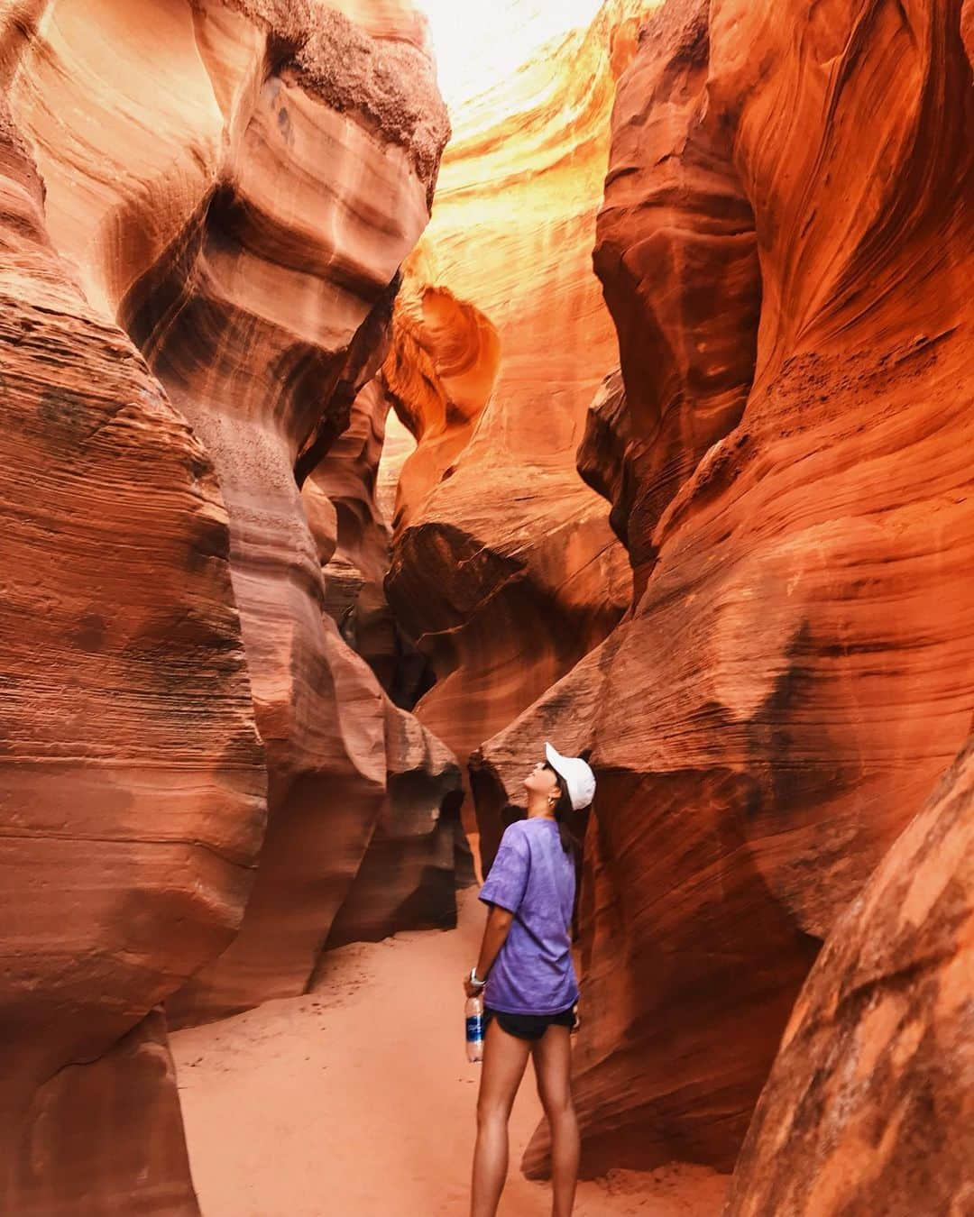 吉田夏海さんのインスタグラム写真 - (吉田夏海Instagram)「Antelope canyon素敵すぎた🥺🙏✨﻿ ﻿ 自然が作った不思議な場所だ🔥﻿ ﻿ また必ず行きたい場所🌵❤️﻿ ﻿ #antelopecanyon ﻿ #antelope﻿ #Arizona﻿ #powerspot ﻿ #trip #travel  #アンテロープキャニオン﻿ #アリゾナ﻿ #旅行」12月6日 23時40分 - natsumiiiiiiiiiii