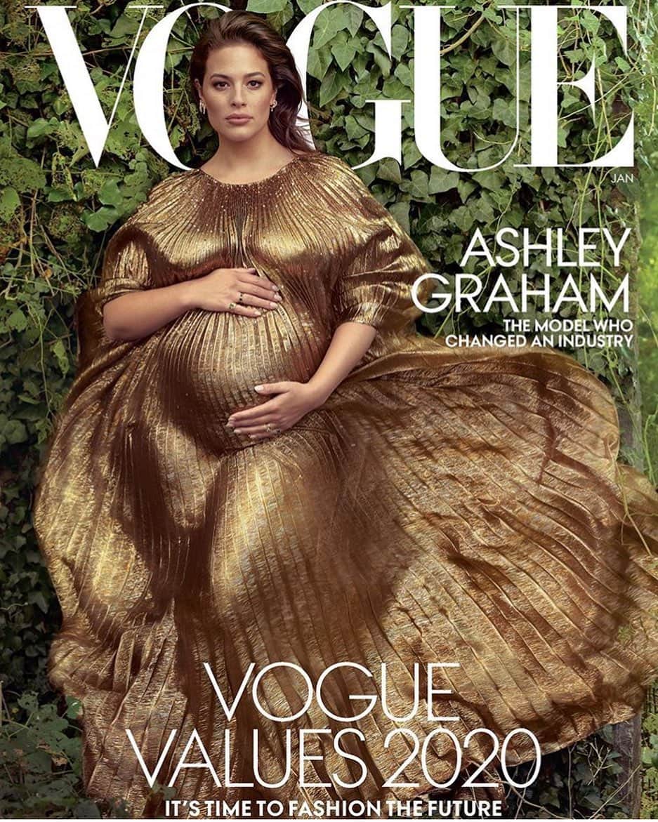 IMG Modelsさんのインスタグラム写真 - (IMG ModelsInstagram)「LIFE: 2020 Vision. 🌟 #AshleyGraham (@ashleygraham) covers @voguemagazine’s #January2020 issue. #📷 @annieleibovitz #👗 @tonnegood #✂️ @sallyhershberger #💄 @hannah_murray1 #👸🏻 #IMGstars」12月6日 23時51分 - imgmodels