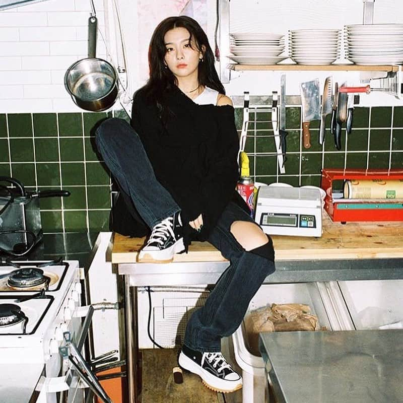 スルギさんのインスタグラム写真 - (スルギInstagram)「SEULGI - Converse x JW Anderson Collection #REDVELVET #레드벨벳 #SEULGI #슬기 #🐻」12月7日 0時14分 - kristiandawal29