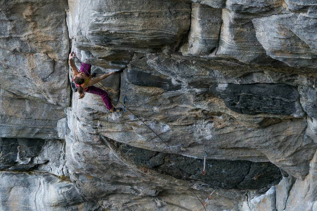 ペイジー・クラッセンのインスタグラム：「I was never great at steep climbing. Until I found a steep climb I really liked. It's a lot easier to improve your weaknesses if you find a fun application.  This route (Odin's Eye, in Flatanger) also taught me how beneficial weight lifting can be to my climbing.  Over the last month, while working at the grape packhouse in Namibia, the only workouts I did were bicep curls, flies, and endurance hang boarding. After a week of reacquainting with climbing movement in the gym, I'm feeling strong, psyched, and ready to get back on the rocks! 📸 @arjandekock | @lasportivana @maximropes」