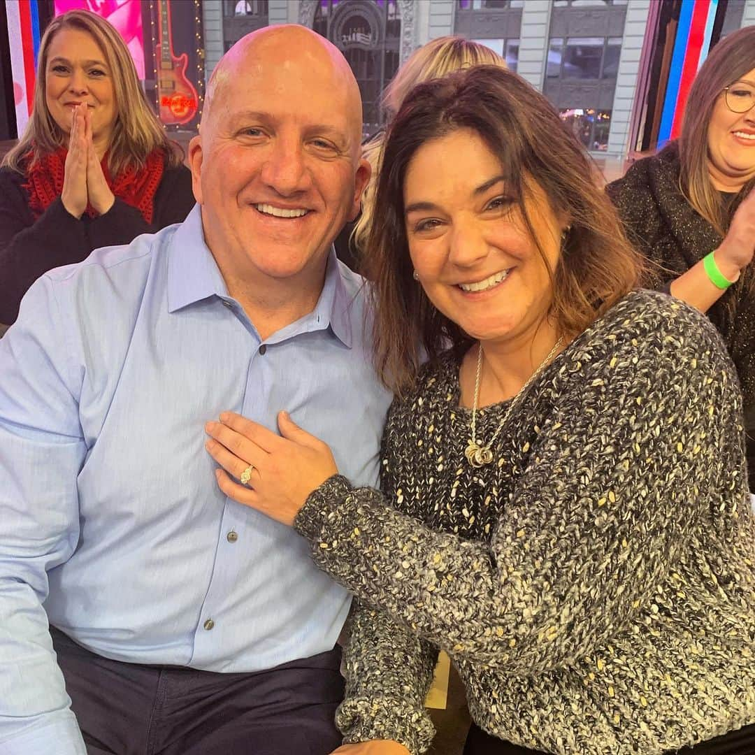 Good Morning Americaさんのインスタグラム写真 - (Good Morning AmericaInstagram)「These audience members from South Carolina got engaged during a commercial break this morning! Congrats, Chris and Brandi! ❤️」12月7日 0時22分 - goodmorningamerica