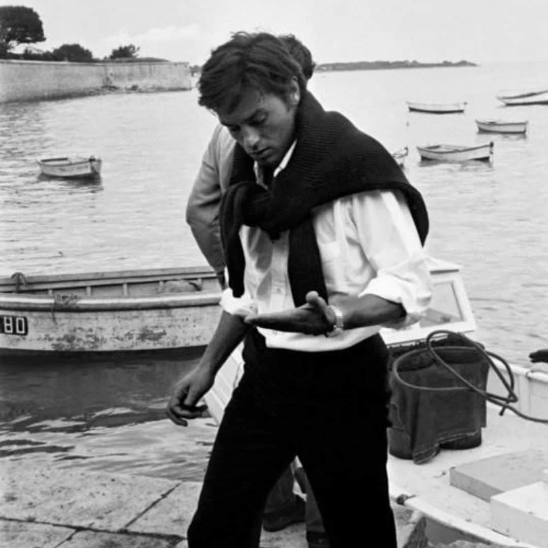 ファッソナブルさんのインスタグラム写真 - (ファッソナブルInstagram)「Alain Delon on set on the French Riviera during the 60s. @pinterest #Faconnable #FrenchRiviera #AutumnWinter19 #NewCollection #AlainDelon #SaintTropez」12月7日 0時26分 - faconnable