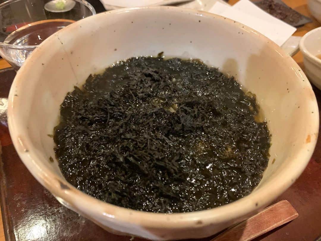 戸島花さんのインスタグラム写真 - (戸島花Instagram)「先日ゆかりさんの誕生日祝いで、ずっと行きたかった下北沢にある打心蕎庵 @dashinsoan へ👏 お蕎麦屋さんで呑むなんて大人になったね〜なんて話しながら😂、次から次へと出てくる美味しい食べ物にテンションもあがりお酒も進み、みんなずっと笑ってました。 3枚目の写真は鴨なんだけど、こんなにぶりんぶりんな鴨は初めて！でも柔らかくて☺️ああ思い出しよだれ🤤 他にもだし巻き卵、ごぼうの天ぷらに、白子の天ぷら、そしてそして鱧しゃぶ、、沢山食べたのに写真撮り忘れた😭また行くからいいんだ😭😭 落ち着く空間で、お店の方も素敵で、またみんなで行きたいな☺️💯✨ #下北沢 #蕎麦 #そば #打心蕎庵 #食べログ #百名店2019」12月7日 0時42分 - tojima_hana