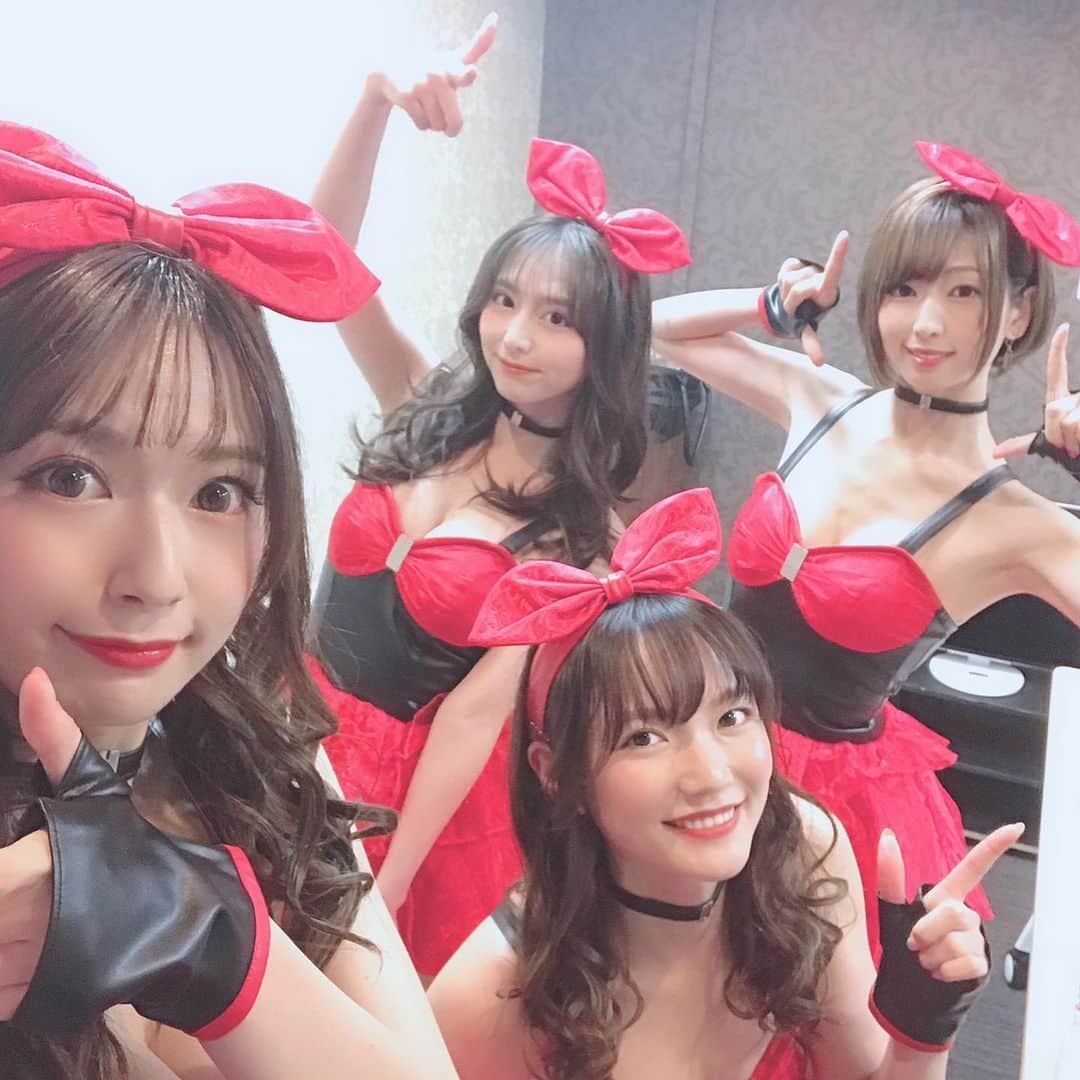 堀尾実咲のインスタグラム：「‪2019フレエンちゃん卒業ライブ本当に感動しました‼︎‬ ‪仲良しな2019めんばー🥰すてきだった🥰‬ ‪1年間お疲れ様でした✨😌‬ ‪わたしも2016フレエンで出演させて頂きました😆久しぶりに歌って踊ってアイドルできてすっごく楽しかった🤤♥️‬ ‪筋肉痛がしんぱいw‬」