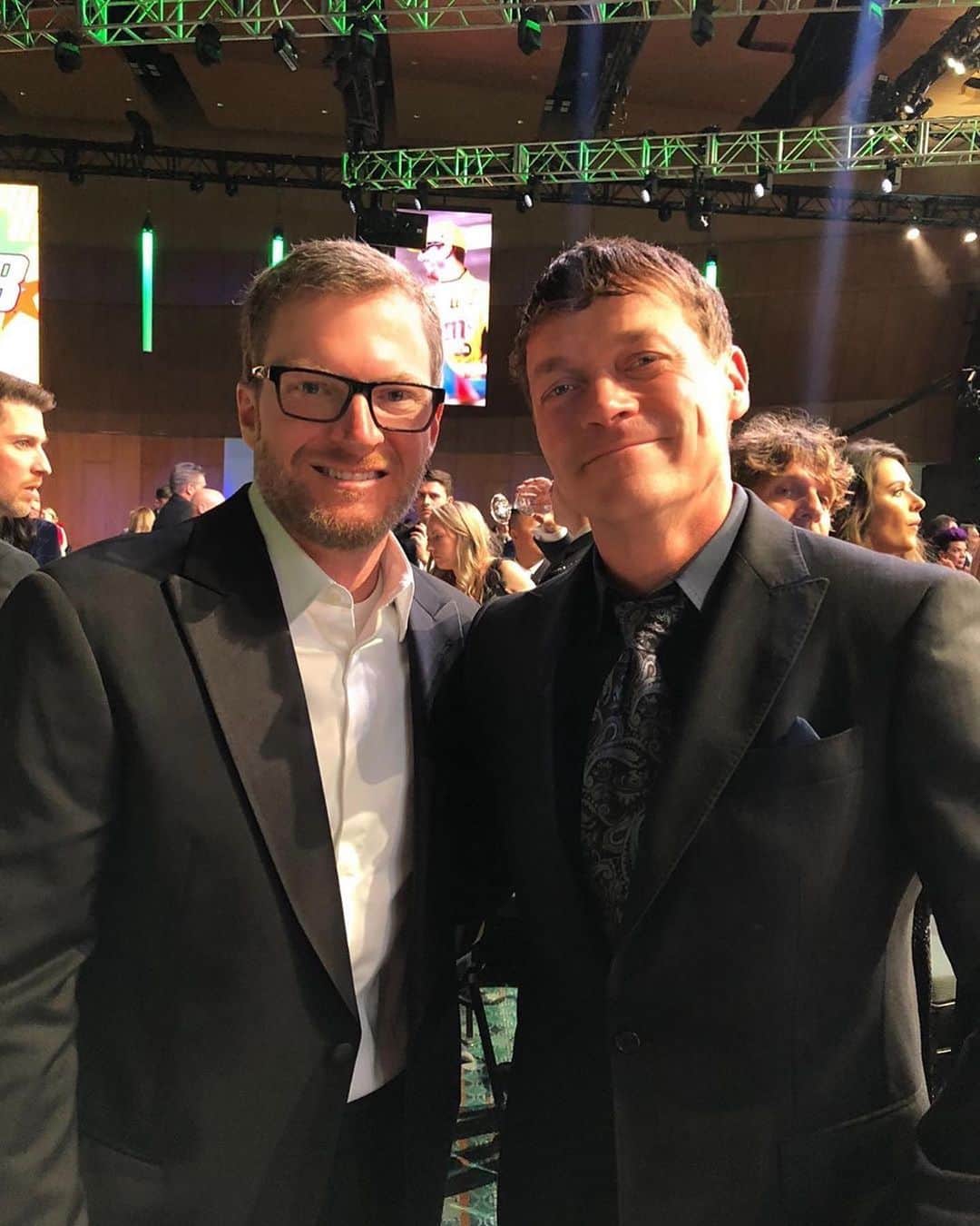 3 Doors Downのインスタグラム：「"We had a great time last night at the @nascar Awards with @dalejr and @mrsamyearnhardt. It was an honor to be there. Thank y’all for havin’ us!" - @brad3doorsdown #ChampionsWeek」
