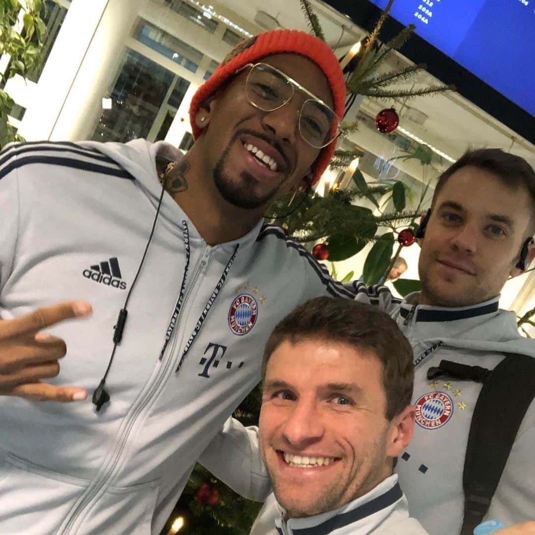 トーマス・ミュラーのインスタグラム：「The Backstreet Boys on tour 📸 Next step @borussia - Let’s go 🏋️‍♂️ #fcbayern #bundesliga #geronimo #packmas」