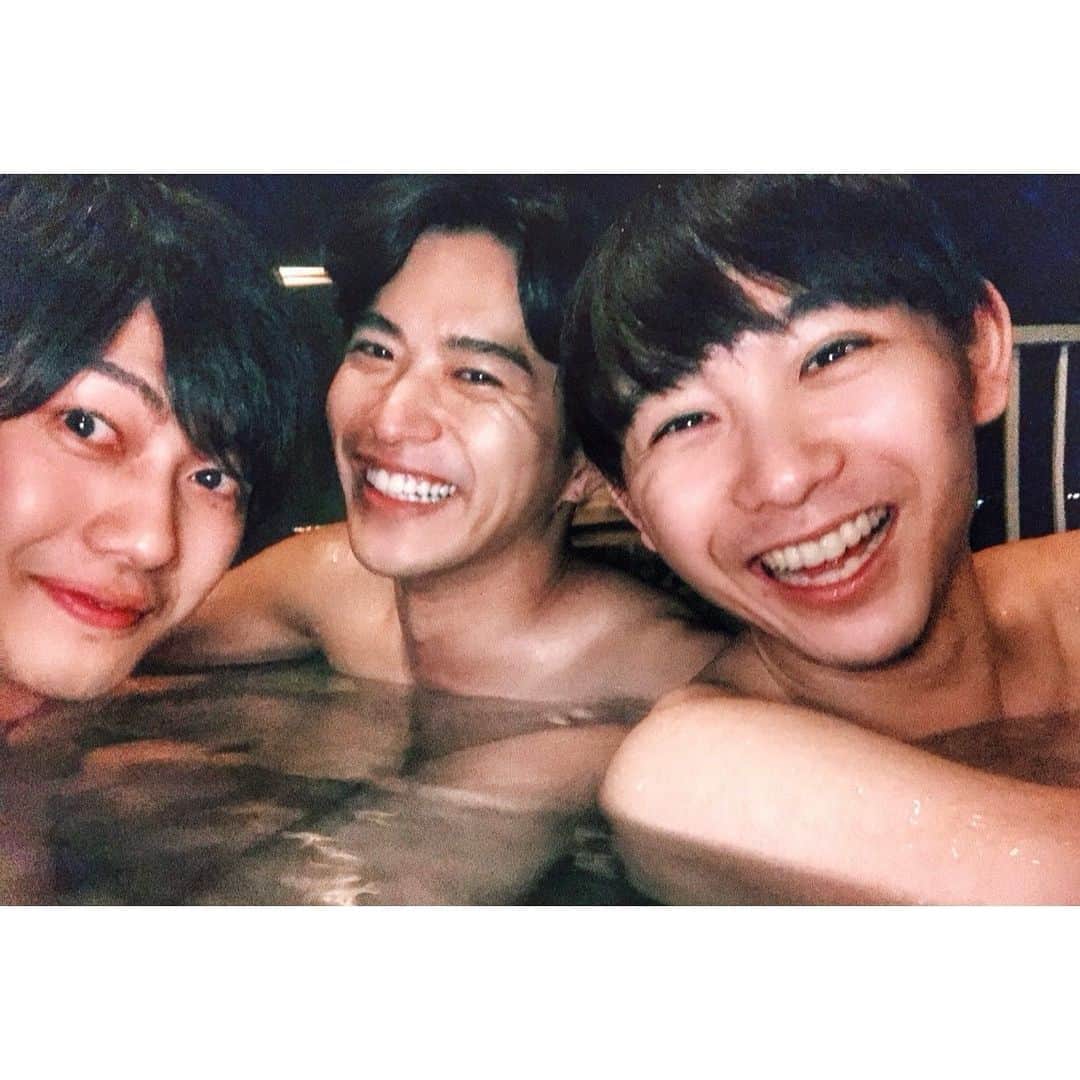 須賀健太のインスタグラム：「♨️さいこうだね。  #三太クロースの奇跡」