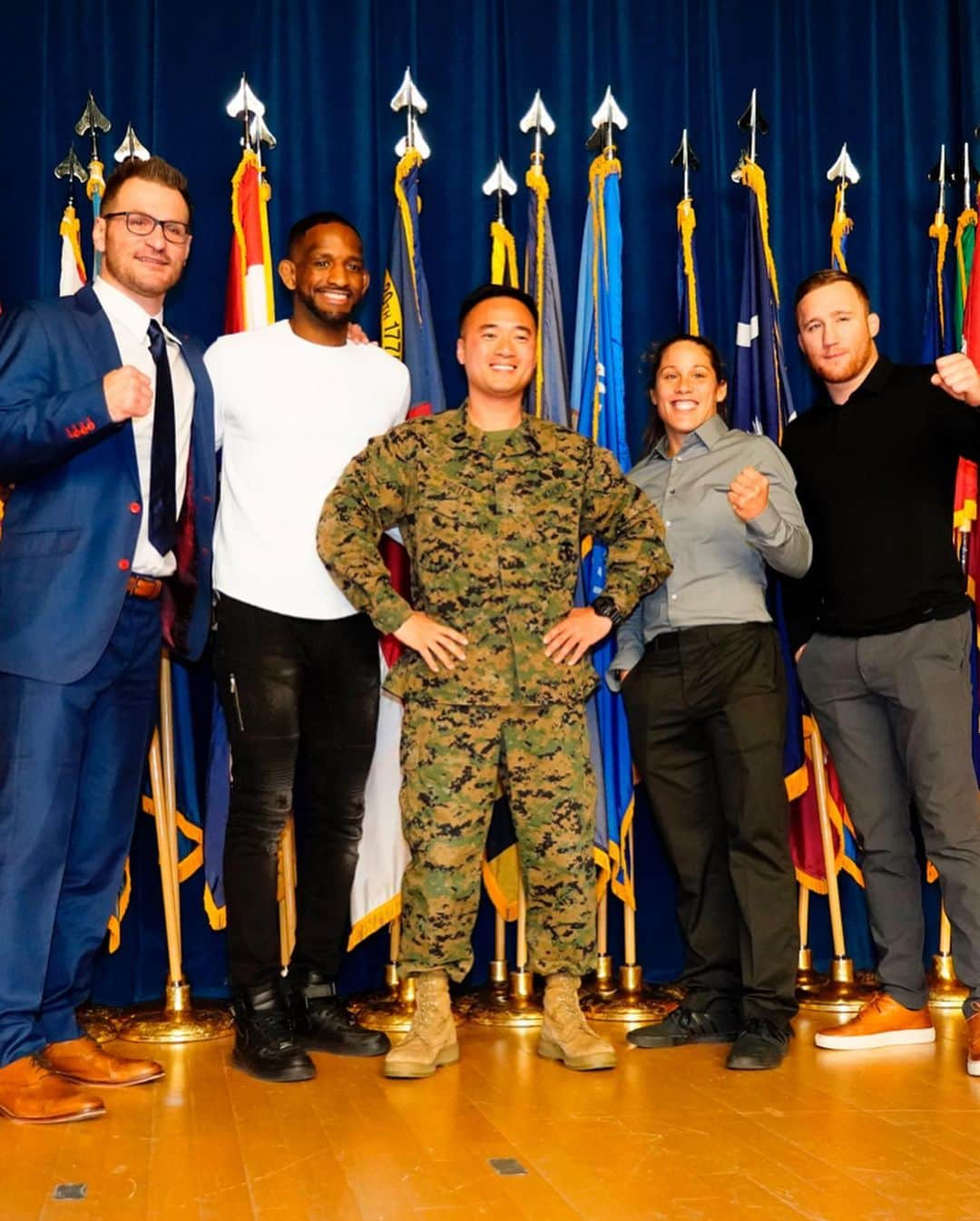 UFCさんのインスタグラム写真 - (UFCInstagram)「An honor to spend the day with the brave men and women who serve our country 🇺🇸 #UFCDC」12月7日 2時45分 - ufc