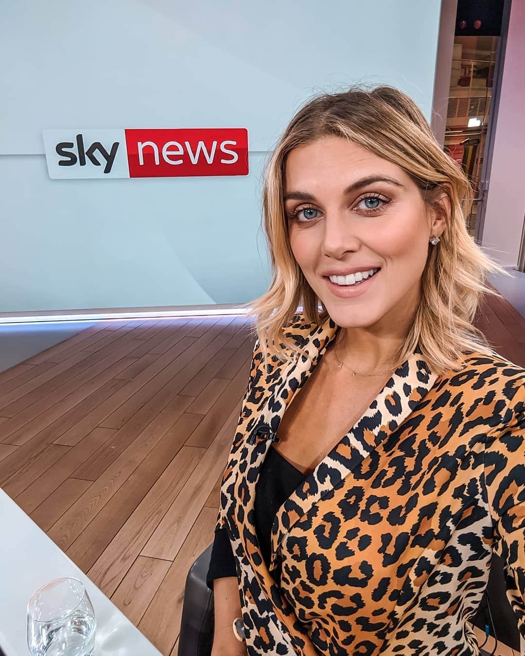 Ashley Jamesさんのインスタグラム写真 - (Ashley JamesInstagram)「Nice afternoon on Sky News discussing the environmental impact of Christmas jumpers. 🎅🏻 New reports show that over 12 million jumpers will be bought this year, most only worn once and nearly all of them on the high street are made from plastic. Also, something I didn't know is that a lot of the jumpers are made from acrylic, which releases about 730,000 microfibres per wash, which ends up in the oceans. ♻️ If you're looking for a Christmas jumpers then please check your local charity shops or sites like @ebloggersuk and @depop. Vintage Christmas jumpers look WAY cooler anyway! Also, if you've finished with your festive jumpers, you could swap them with friends or take them into schools for the kids to wear. 🎄🎅🏻♻️ I'm wearing the blazer dress from my collection with @littlemistressuk made out of recycled plastic bottles. 🐆❤️」12月7日 2時46分 - ashleylouisejames