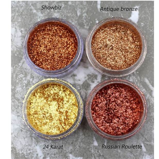 Makeup Addiction Cosmeticsさんのインスタグラム写真 - (Makeup Addiction CosmeticsInstagram)「Our 4 best selling glitters are finally back in stock! Which one are you loving? 🥰 The glitter formula is soooo unique, it’s one of the best! 🥰 #makeupaddictioncosmetics #glitterpigment #maquillaje #makeupobsessed」12月7日 3時10分 - makeupaddictioncosmetics