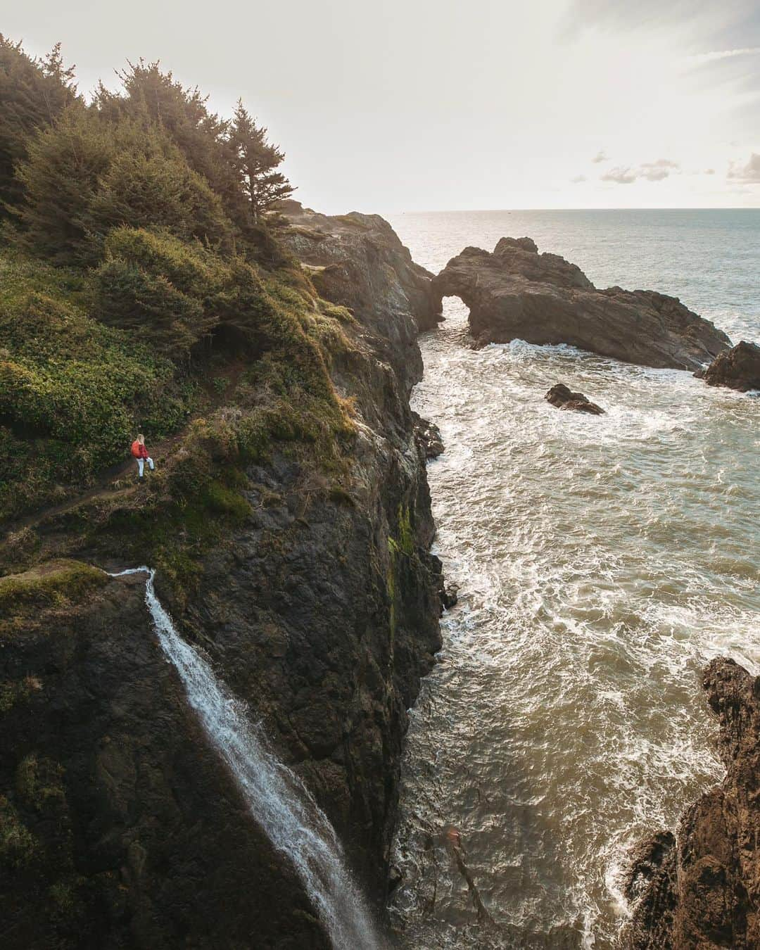 サラ・ジーン・アンダーウッドさんのインスタグラム写真 - (サラ・ジーン・アンダーウッドInstagram)「I feel very lucky to have been born and raised in Oregon. Here are 10 reasons why... (its a lot more diverse than you might have thought) All photographers are tagged 🤗 . #oregon #pnw #pnwonderland」12月7日 3時28分 - saraunderwood