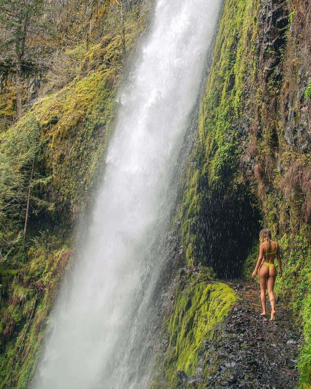 サラ・ジーン・アンダーウッドさんのインスタグラム写真 - (サラ・ジーン・アンダーウッドInstagram)「I feel very lucky to have been born and raised in Oregon. Here are 10 reasons why... (its a lot more diverse than you might have thought) All photographers are tagged 🤗 . #oregon #pnw #pnwonderland」12月7日 3時28分 - saraunderwood