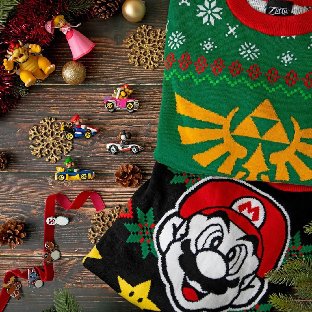 任天堂アメリカさんのインスタグラム写真 - (任天堂アメリカInstagram)「Whether you’re looking for decorations, stocking stuffers, sweaters or more, there are plenty of ways to add some #Nintendo cheer to your holiday!」12月7日 3時48分 - nintendoamerica