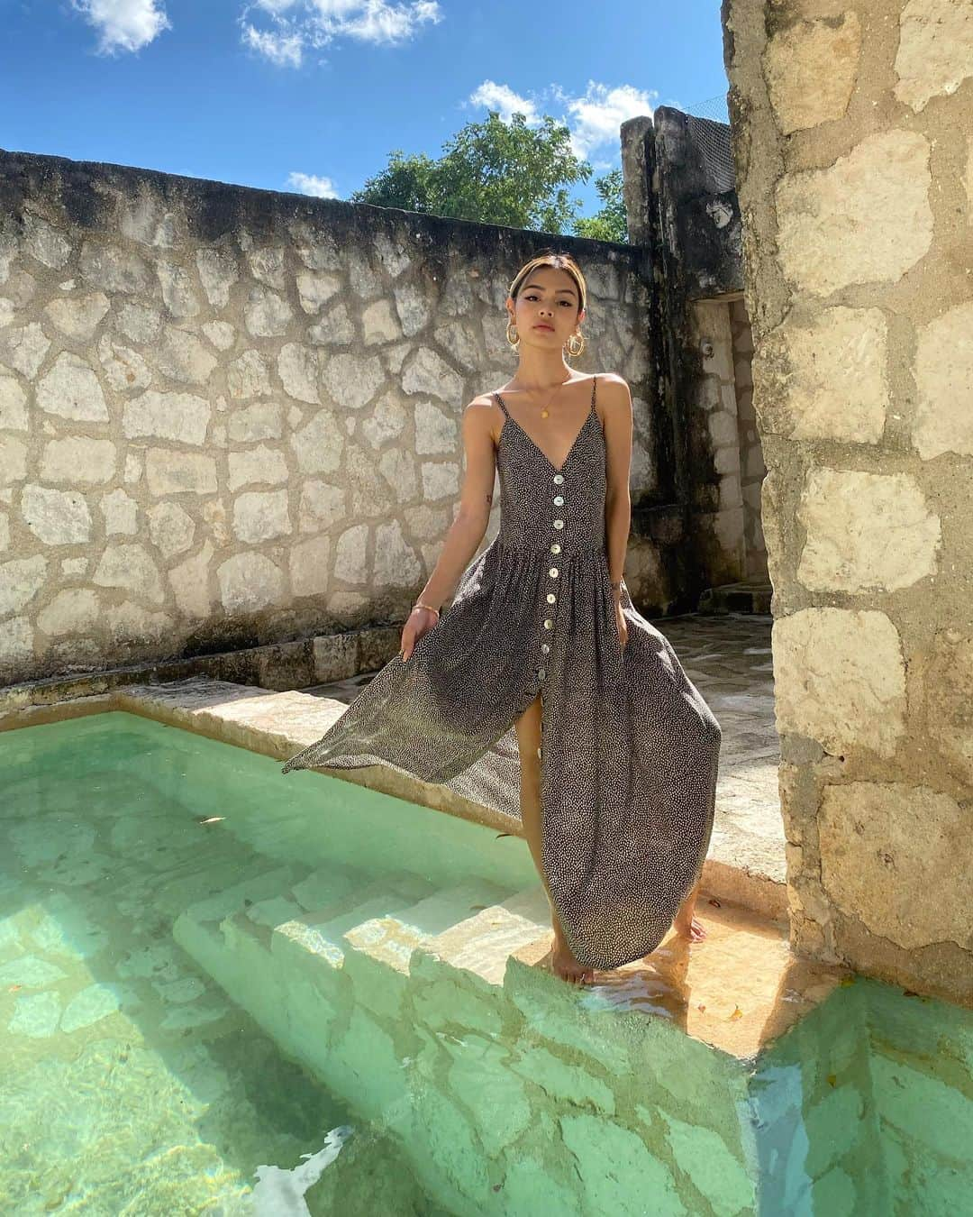 リリーマイマックさんのインスタグラム写真 - (リリーマイマックInstagram)「One of the most magical hotels I’ve ever stayed at! Wearing @augustethelabel #augustethelabel」12月7日 4時39分 - lilymaymac