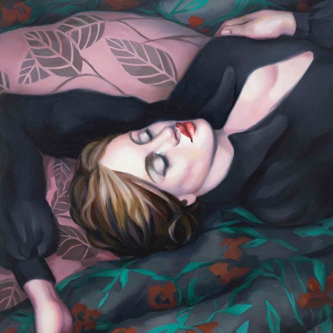 レナ・ヘディのインスタグラム：「My talented friend @racheldeaconart has done a collection of small oils on panels. .. avail at @cattogallery ... buy someone you love something  beautiful made by a bloody good human 💗💗💗💗💗」