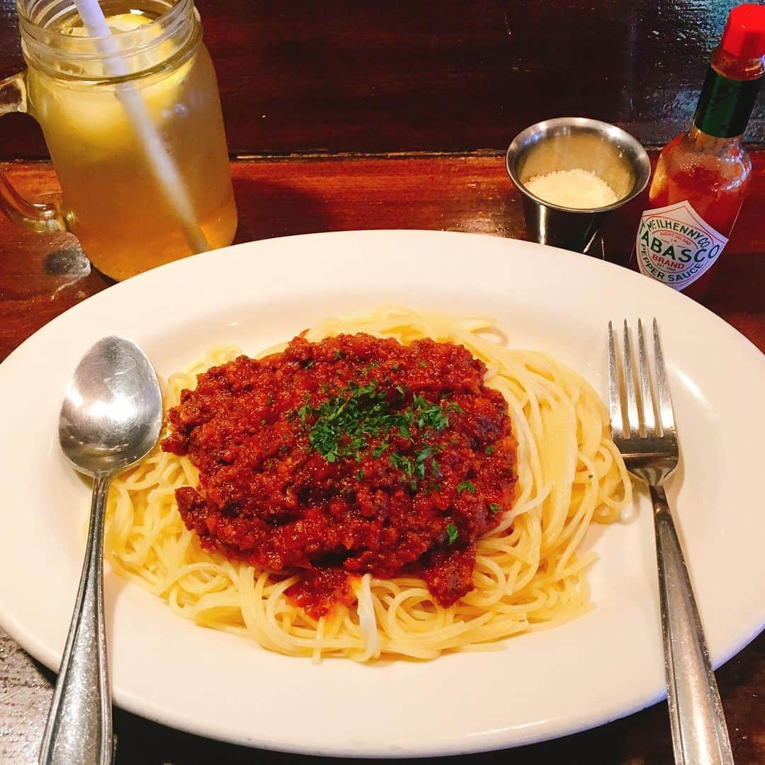 alohatable_waikikiさんのインスタグラム写真 - (alohatable_waikikiInstagram)「Carbo Loading for Honolulu Marathon 🏃‍♂️ #carboloading  ホノルルマラソンまであと2日！ 美味しいアロテーブルのパスタで 是非エネルギー補充を🍝  #honolulumarathon #ホノルルマラソン #カーボローディング #炭水化物 #パスタ #ミートパスタ #カルボナーラ #トマトパスタ #boloneze #ワイキキレストラン #waikikirestaurant #alohatable #マラソン準備」12月7日 6時21分 - alohatable_waikiki