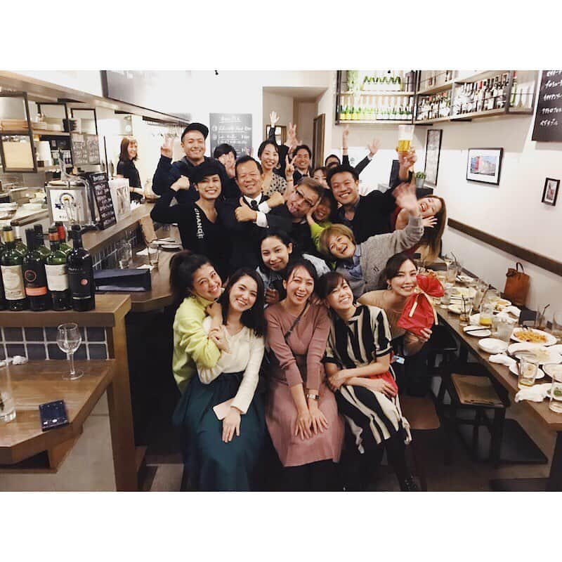 金城優華のインスタグラム：「今年も一年お世話になりました!!﻿ ウィン♪ウィン忘年会﻿ ﻿ 今年も参加出来きて良かった~。﻿ ﻿ ﻿ #金城優華﻿ #ウィン♪ウィン﻿ #忘年会﻿ #キャストの中で一番ふざけたヤツですみません！」