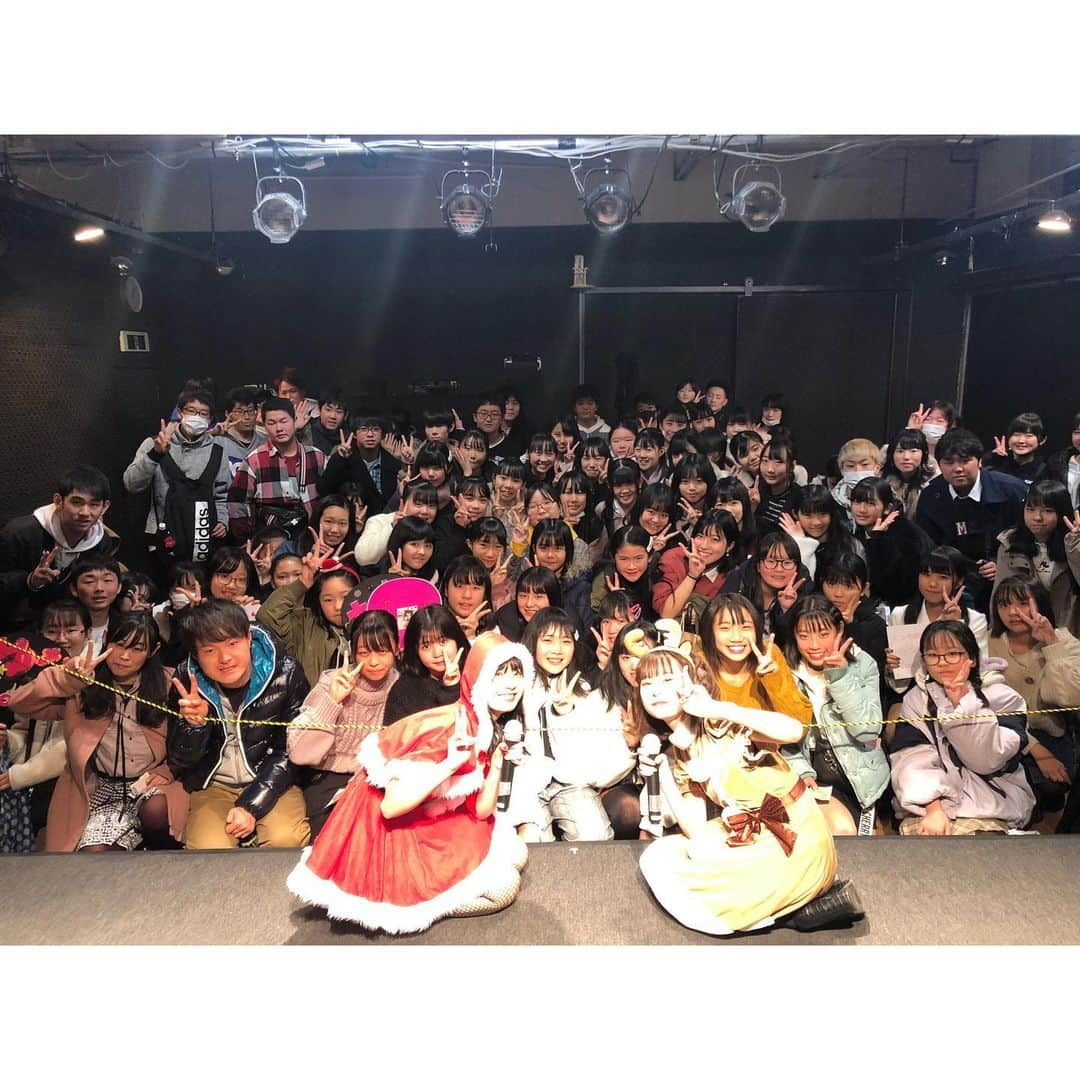 ゆなさんのインスタグラム写真 - (ゆなInstagram)「Event❄ ･ ･ 【ちょっと遅れて誕生祭＆ 少し早いクリスマスイベント】 ･ 来てくださった方々、 ありがとうございました🥰🥰 ゲストで桜ちゃんにも 来て頂きました💕 盛り上げてくれてありがと💕 ･ 終わりかと思った時に サプライズでケーキが出てきて、 誕生日の歌を みんなで歌ってくれて、 本当に幸せな時間でした😌💕 ･ 会場に直接足を 運んで下さった方、 桜ちゃん！！ 準備をしてくださった スタッフさん！！ 本当に本当に ありがとうございました！ また単独イベントが出来るように 頑張ります！ これからも宜しくお願い致します！！！ ･ ･ #ゆなたこ #ゆな #桜 #イベント」12月7日 17時21分 - _yunachannel