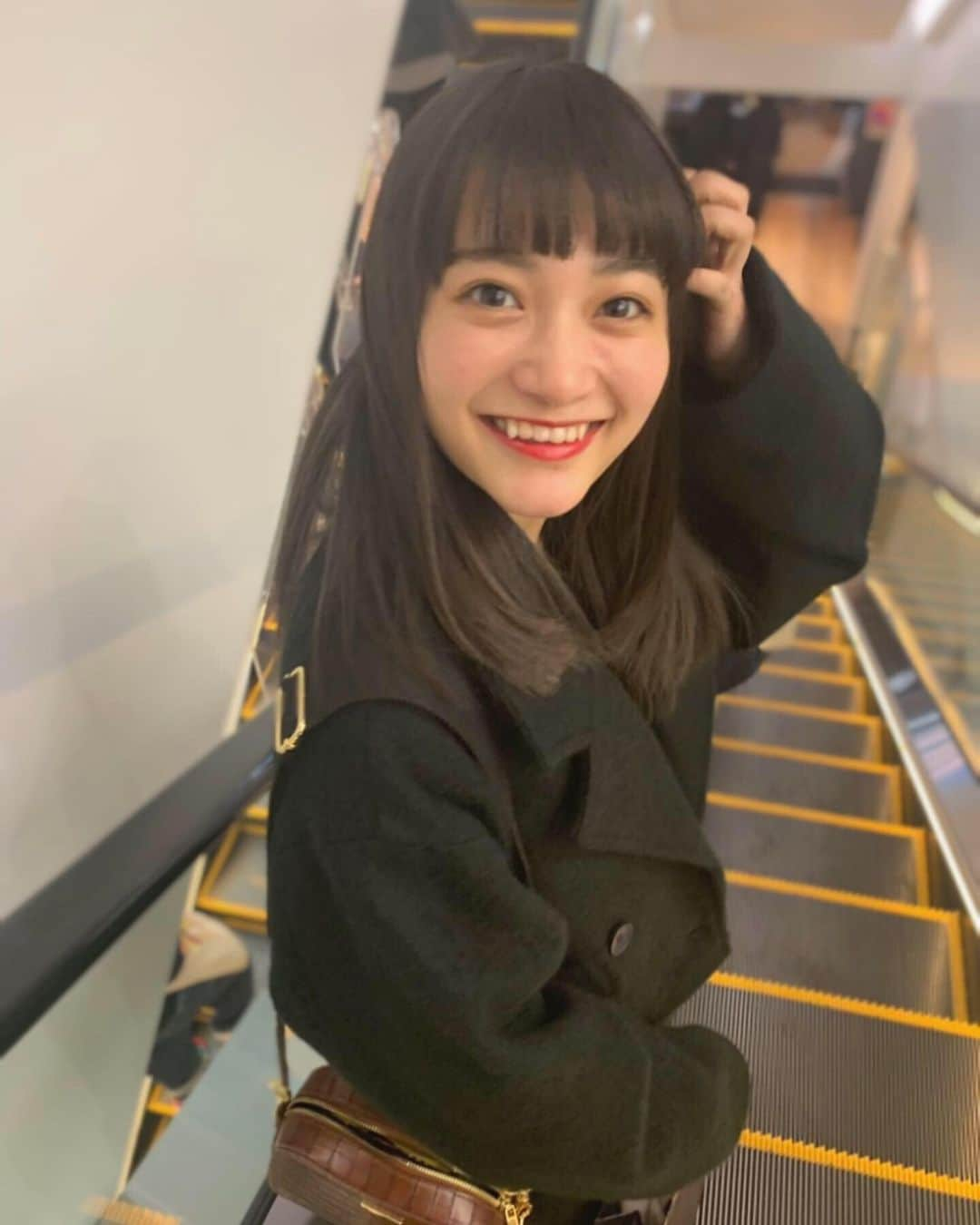 福田愛依さんのインスタグラム写真 - (福田愛依Instagram)「地元の友達が東京来たけん 新しくできた渋谷スクランブルスクエア行ってきた☺︎❤︎ コート着るとぐっと冬感じる☃️ 黒のロングコートお気に入り☺️」12月7日 17時36分 - meii_cheer