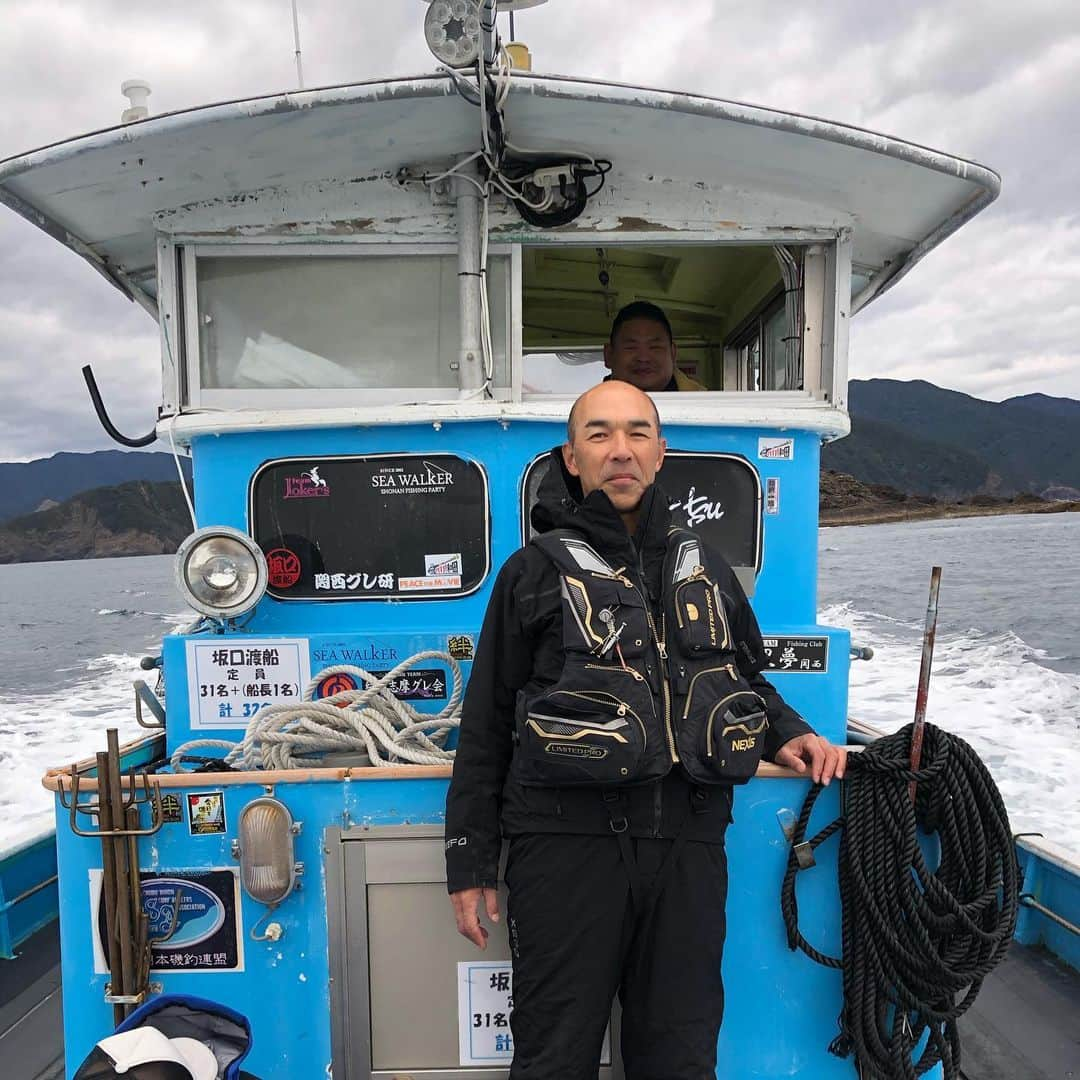 和田 一浩さんのインスタグラム写真 - (和田 一浩Instagram)「5カ月ぶりに釣りに行ってきました。三重県の錦、坂口渡船。 当たりが一度、根に潜られバラシ。ワンチャンスを物に出来ず。次回頑張ります。 #磯釣り　#三重県錦　#坂口渡船　#和田一浩」12月7日 8時54分 - wadakazuhiro