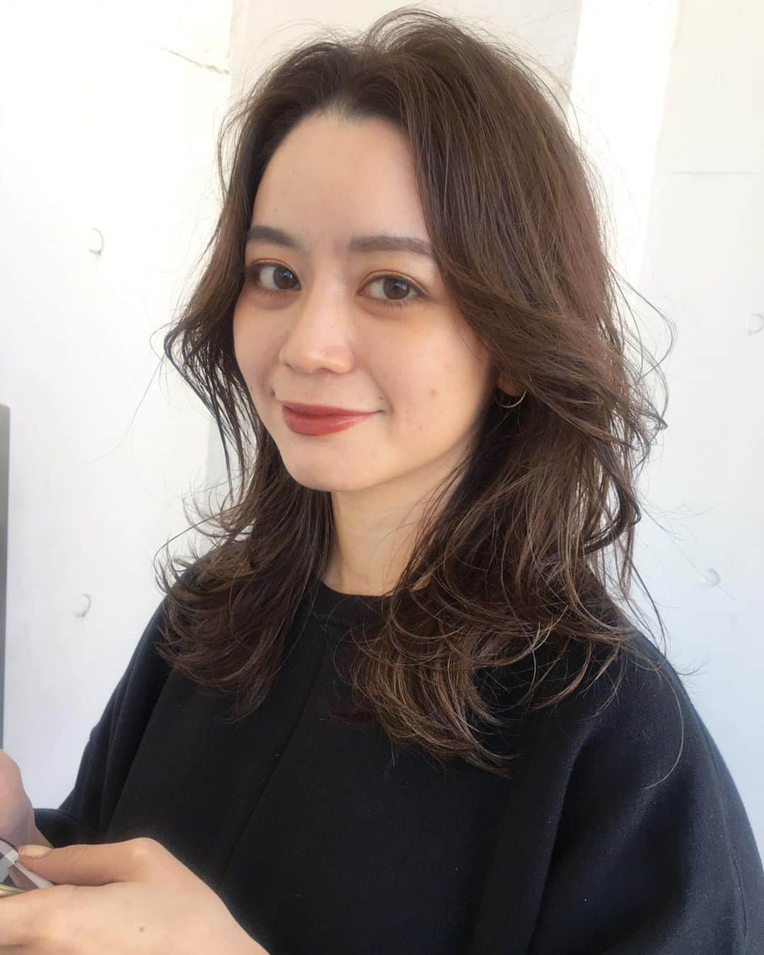Yu-kiのインスタグラム：「New hair of @____luuchung1231 🖤ブリーチでハイライトを入れてアッシュベージュに。そしてここ3年のルミナちゃん、どれもすき！前髪作ったり伸ばしたり、黒くしたり明るくしたり、楽しかったね☺️10年前から可愛かったけど、30歳を迎える今のルミナちゃんはもっとステキだよ♡ステキに歳を重ねていこうね！いつもありがとうだいすき！これからの10年もよろしくね😉#japan#fukuoka」