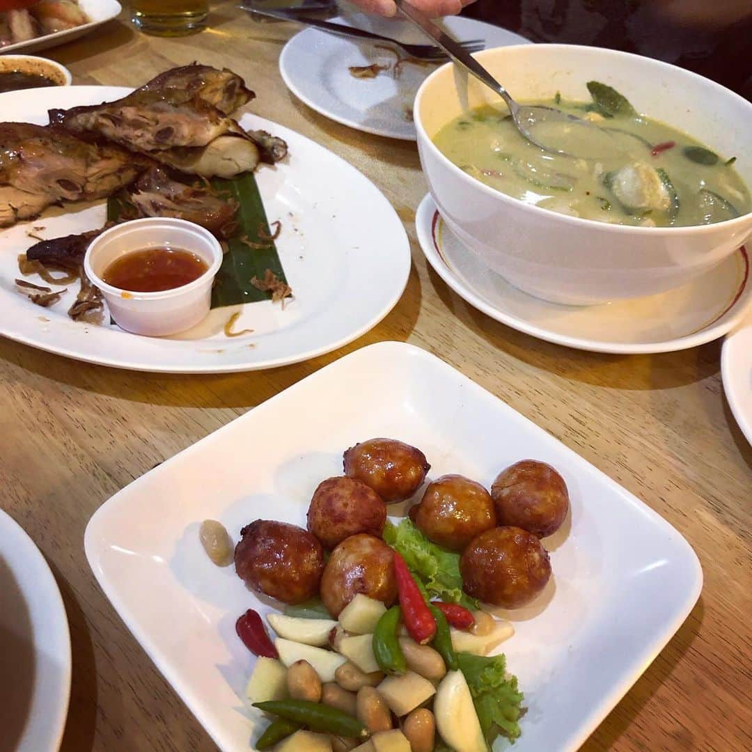 しふぉんのインスタグラム：「🍽 2019.11 Thailand Bangkok🇹🇭」