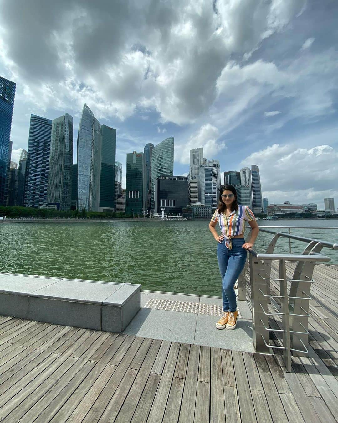 サニー・レオーネさんのインスタグラム写真 - (サニー・レオーネInstagram)「Such a beautiful day in Singapore! Was only here for a day but it was so beautiful! Love it here!」12月7日 10時06分 - sunnyleone